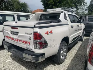 Toyota Hilux TRD White 4x4 2017 White