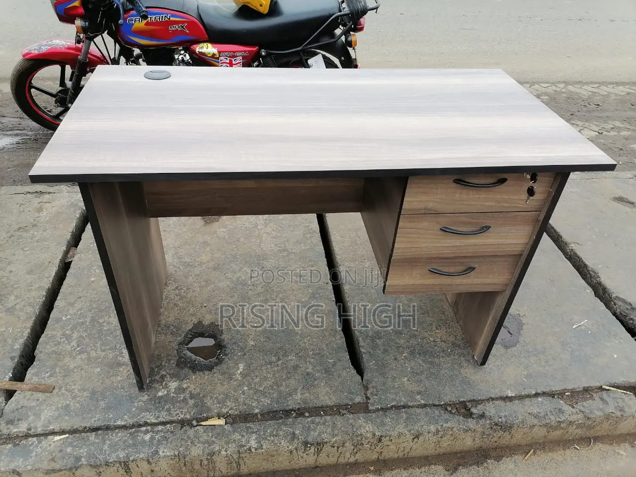 Best Unique Prestigious Office Table or Desk