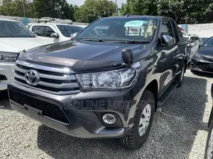 Toyota Hilux 2017 Gray