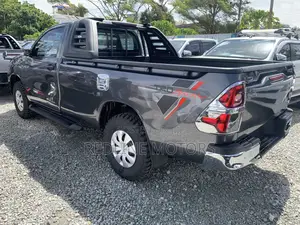 Toyota Hilux 2017 Gray
