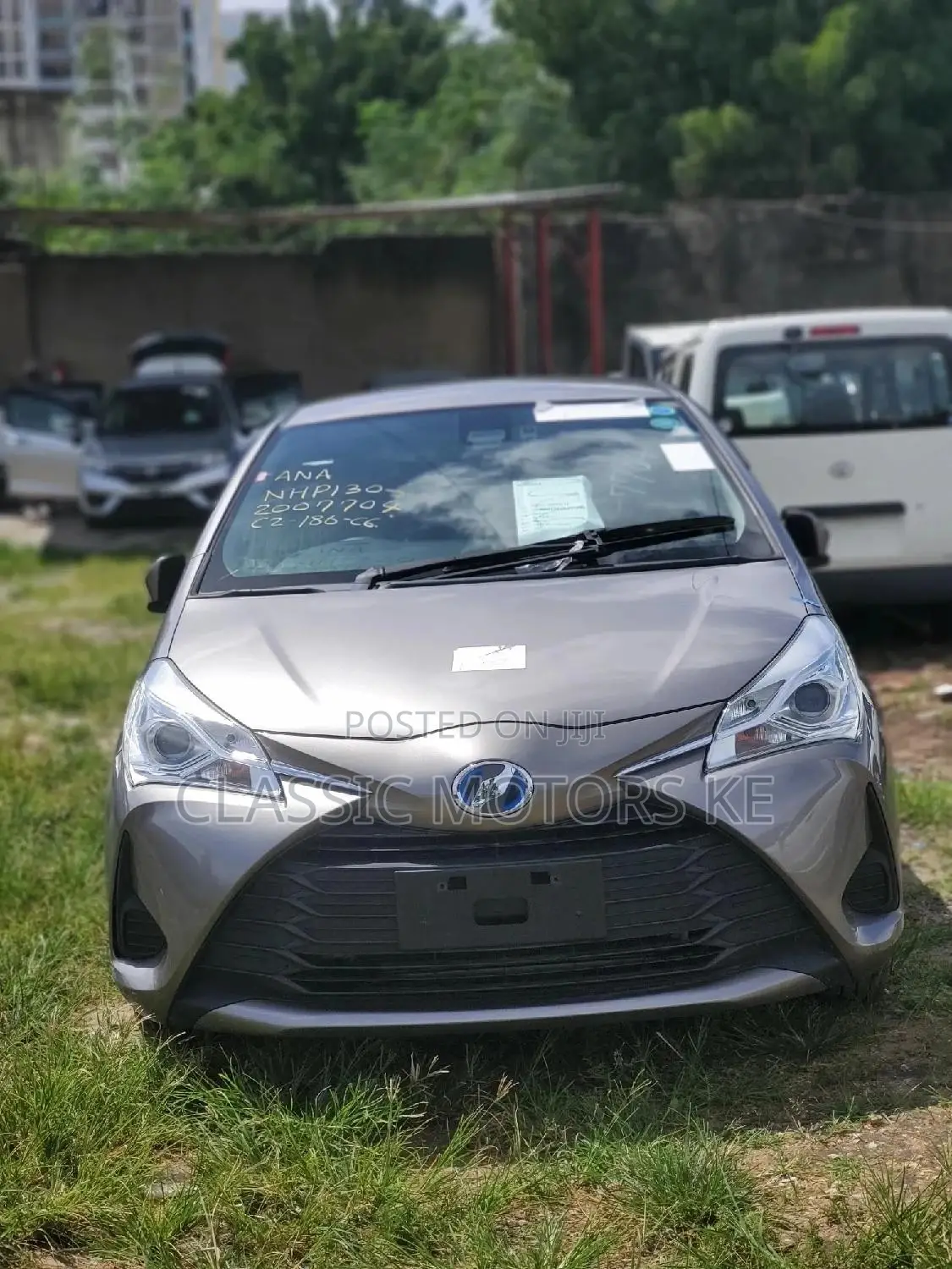 Toyota Vitz 1.3 FWD 5dr 2018 Gray