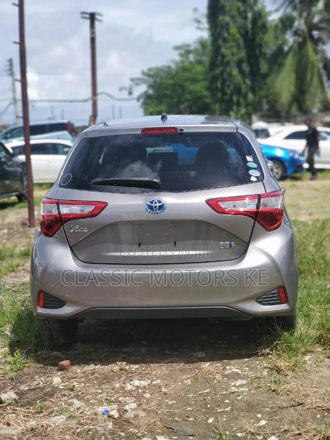 Toyota Vitz 1.3 FWD 5dr 2018 Gray