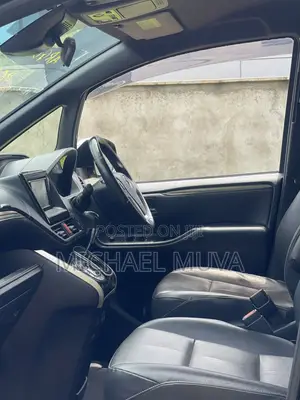 Toyota Esquire 2.0 FWD (8 seater) 2017 Gray