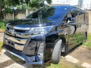 Toyota Noah 2.0 FWD (8 Seater) 2017 Black