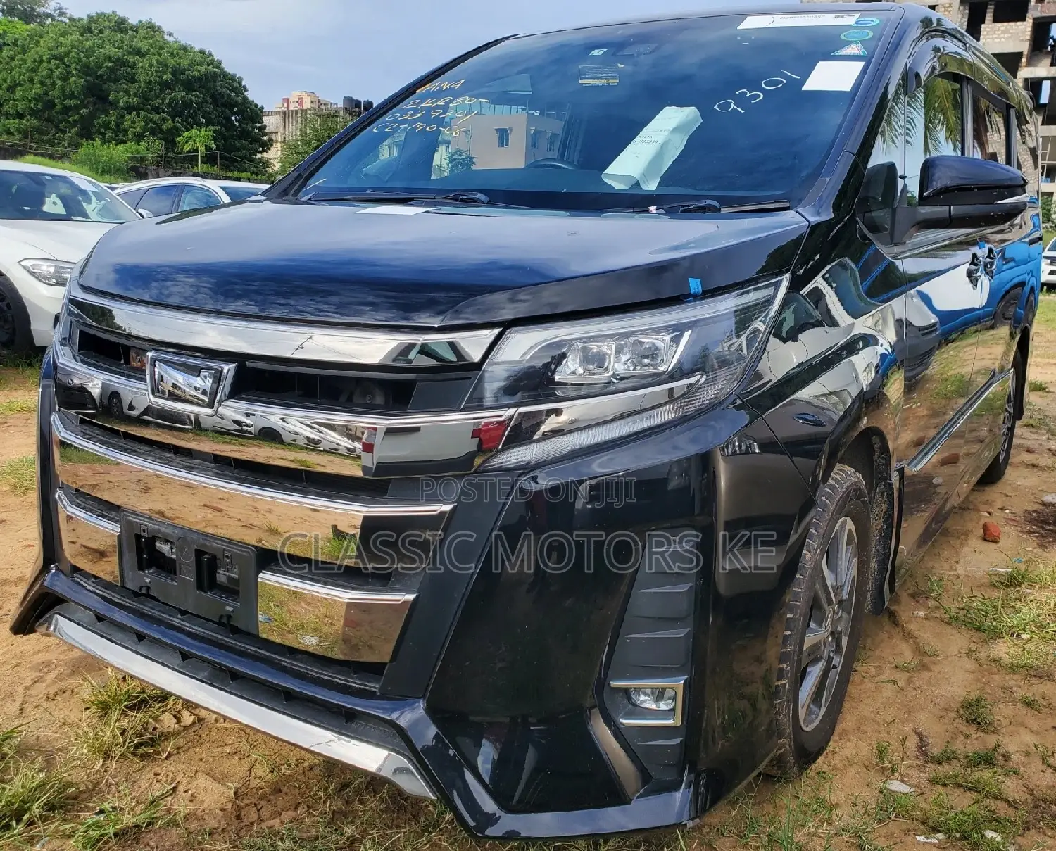 Toyota Noah 2.0 FWD (8 Seater) 2017 Black