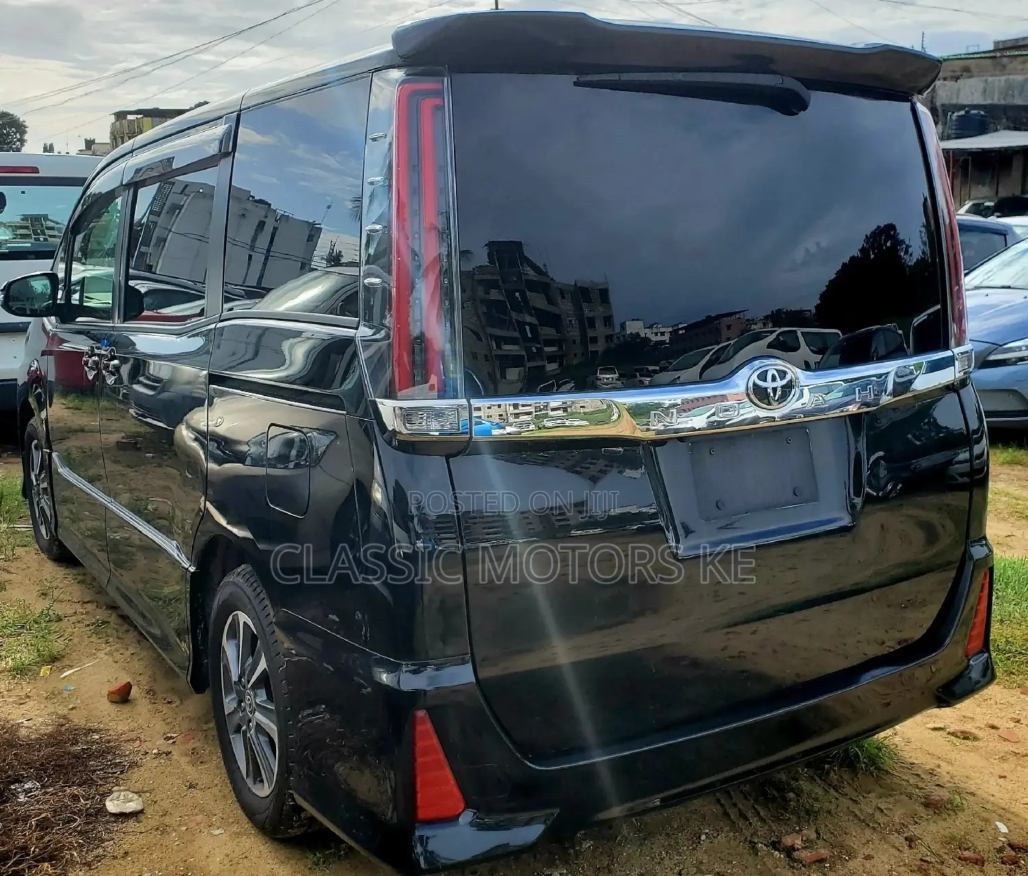 Toyota Noah 2.0 FWD (8 Seater) 2017 Black
