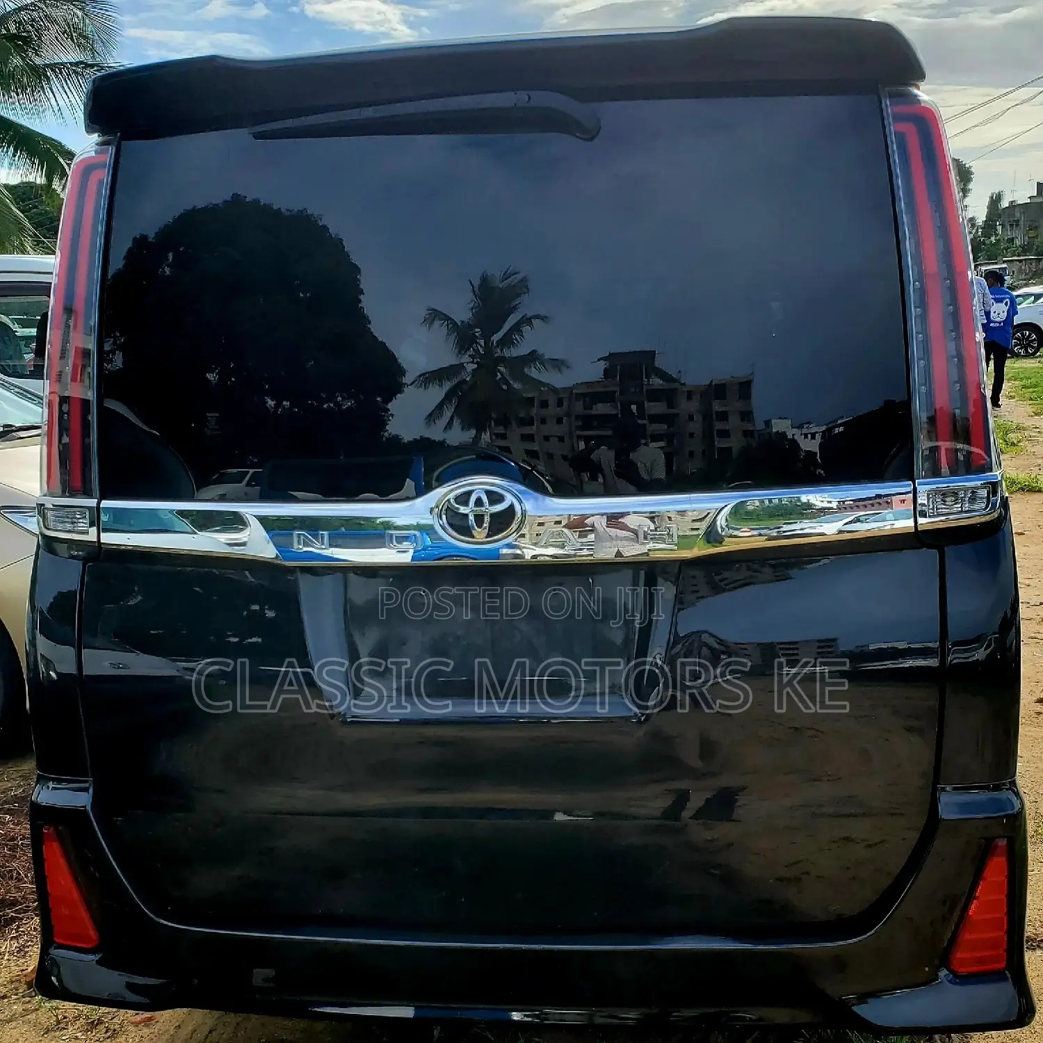 Toyota Noah 2.0 FWD (8 Seater) 2017 Black