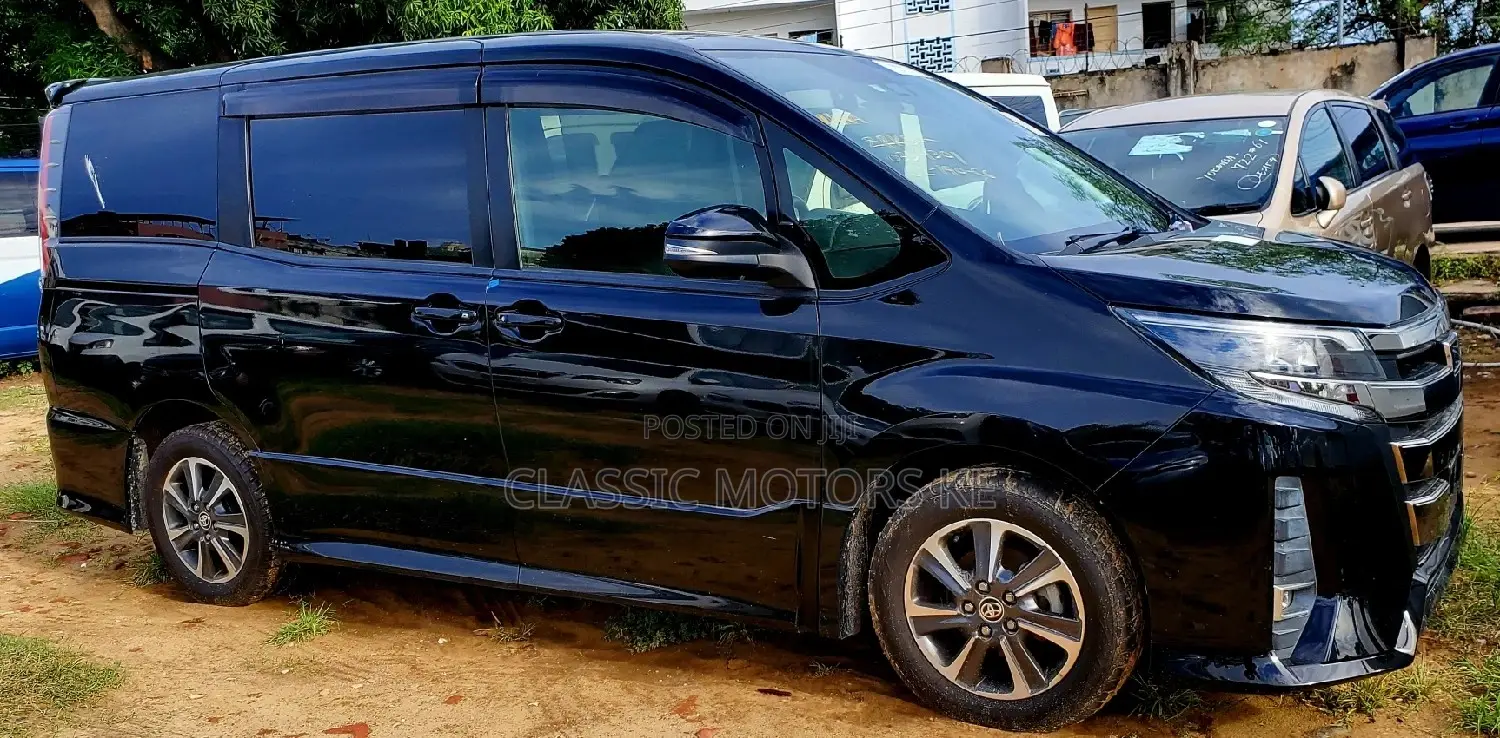 Toyota Noah 2.0 FWD (8 Seater) 2017 Black