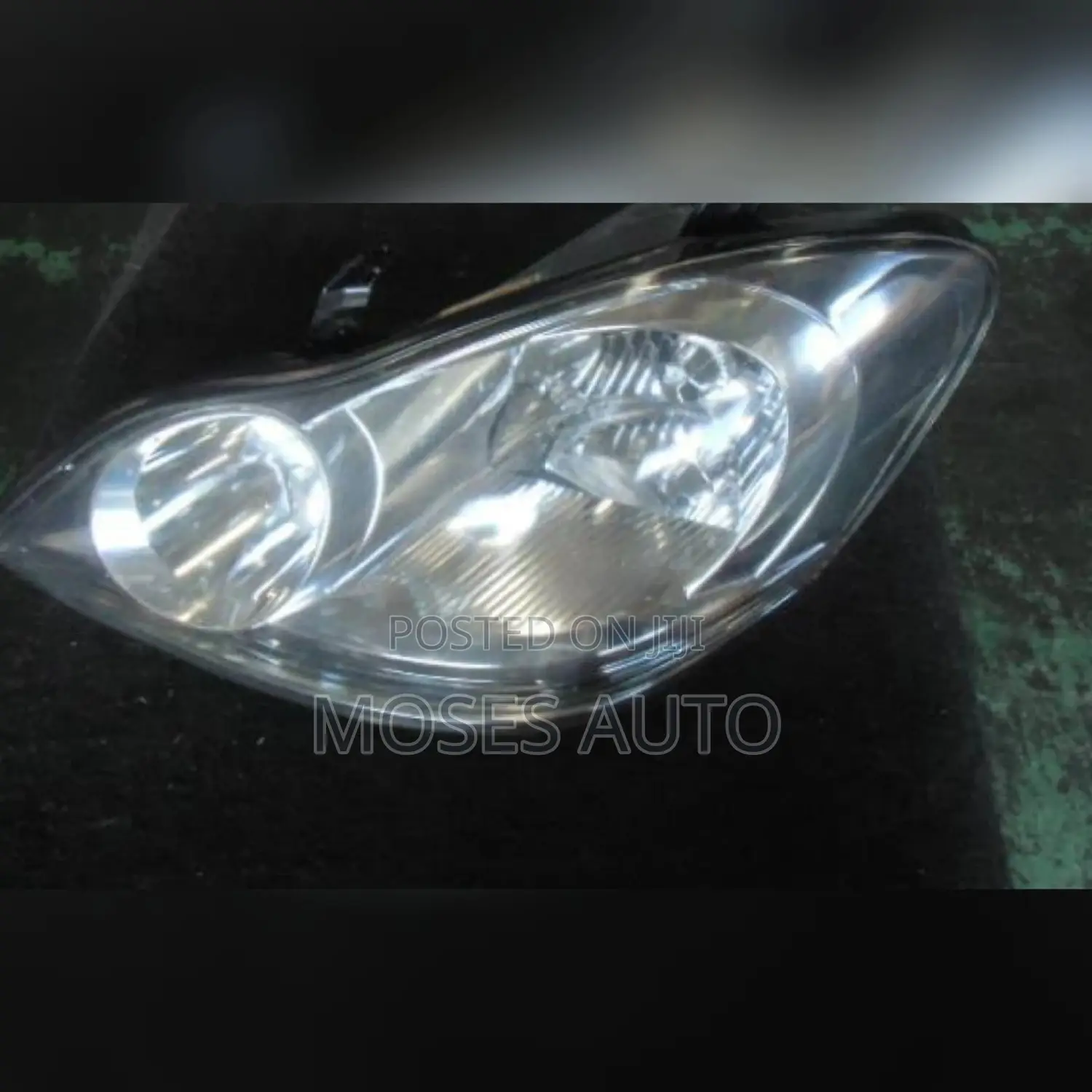 Toyota Ipsum Headlight Lens