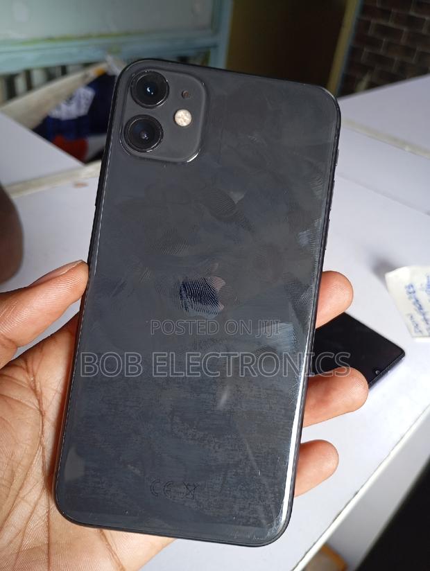 Apple iPhone 11 128 GB Black - main view