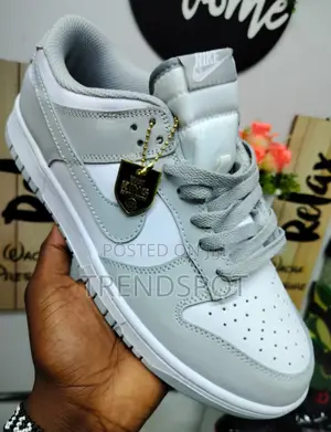 Nike SB Dunk Low Cut