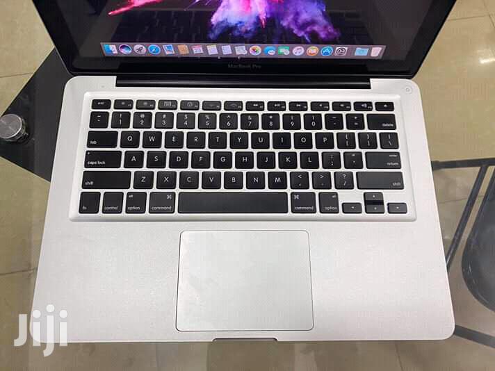 Laptop Apple MacBook Pro 4GB Intel Core i5 HDD 500GB
