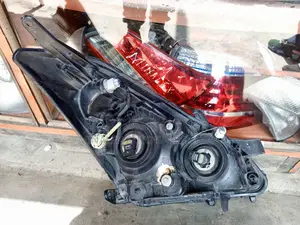 Toyota Wish Old Model Nonzenon Headlights