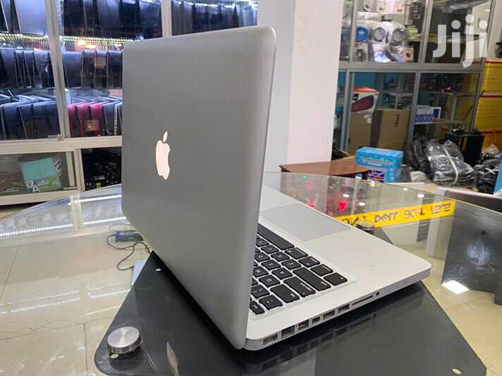 Laptop Apple MacBook Pro 4GB Intel Core i5 HDD 500GB