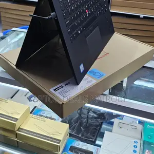 Laptop Lenovo Thinkpad X1 Yoga 8GB Intel Core I5 SSD 256GB