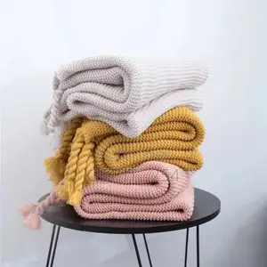Supper Soft Knitted Throw Blankets With Tassels