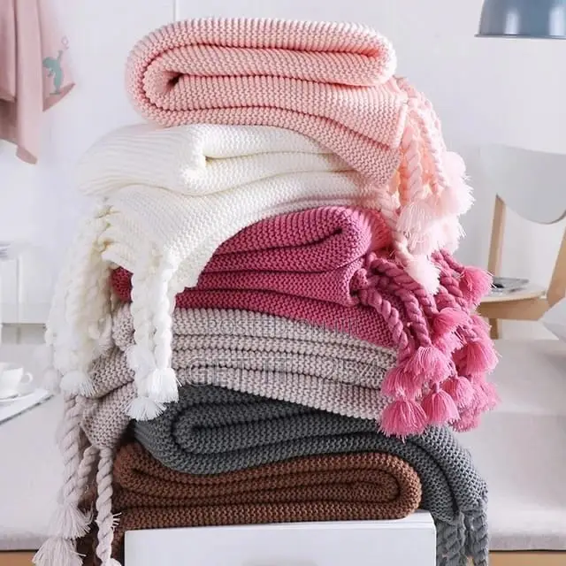 Supper Soft Knitted Throw Blankets With Tassels