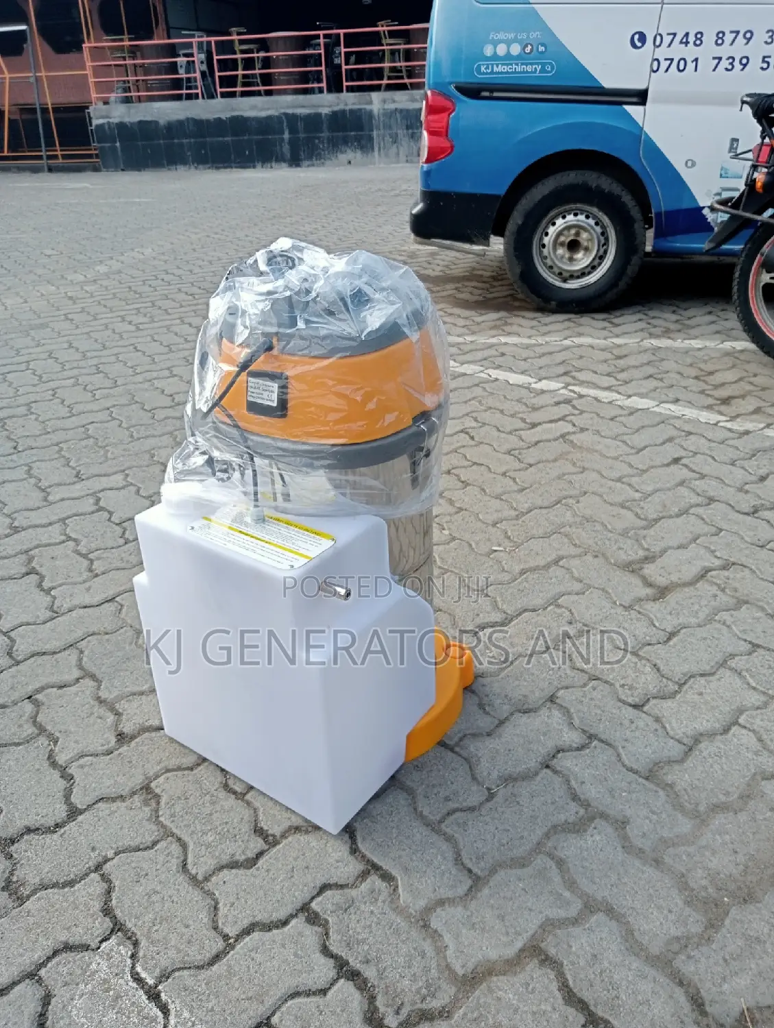 Heavy Duty Divo Carpet Cleaner in Stock