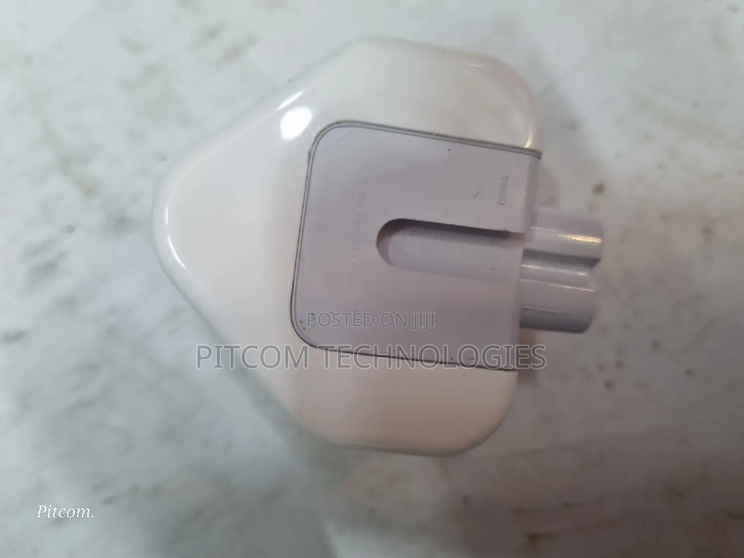 Macbook Plug