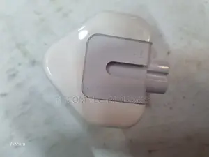 Macbook Plug