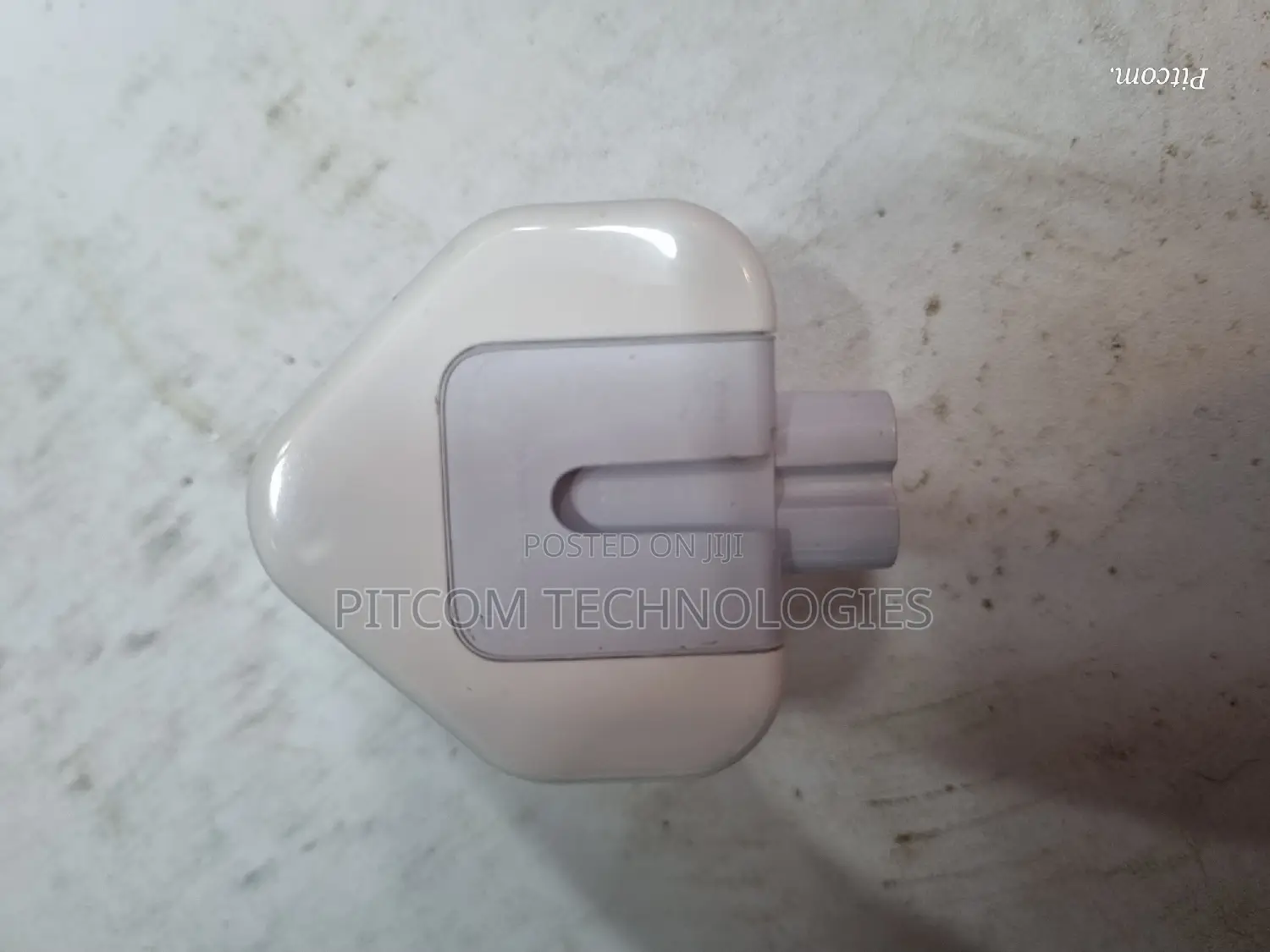 Macbook Plug