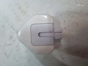 Macbook Plug
