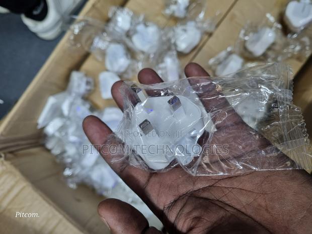 Macbook Plug - thumbnail 8