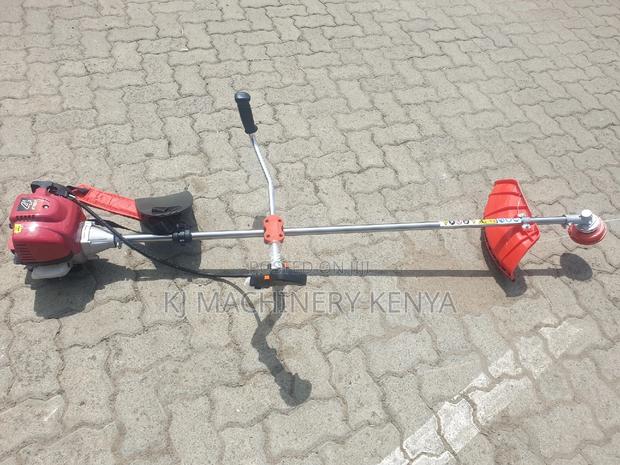 Shoulder Type Brushcutte 4 Stroke Petrol Powered - thumbnail 3