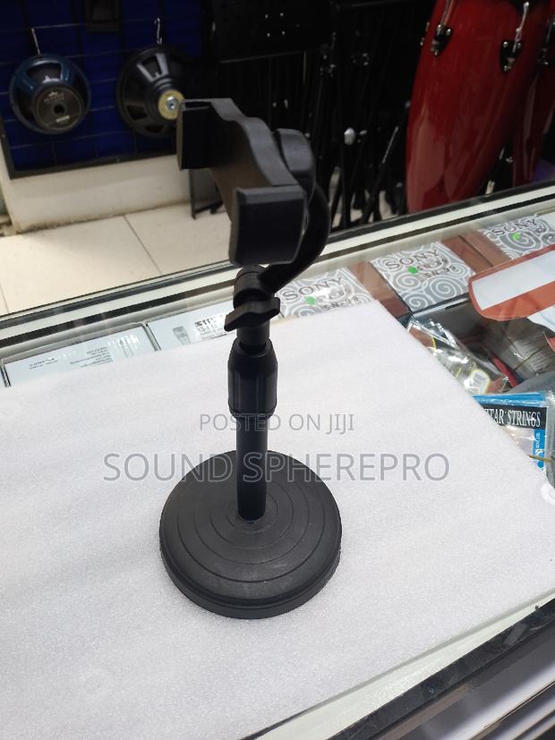 Roundbase Phone Holder Stand - main view