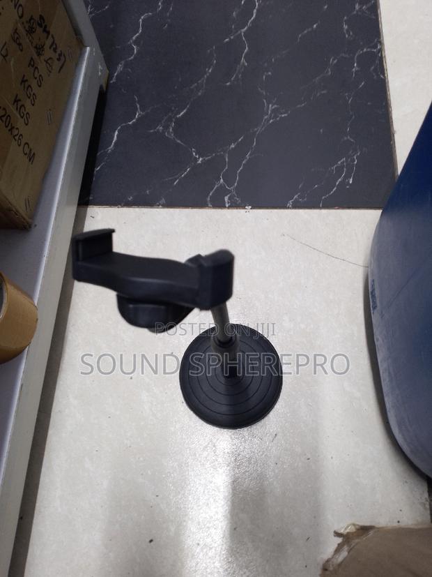 Roundbase Phone Holder Stand - thumbnail 3