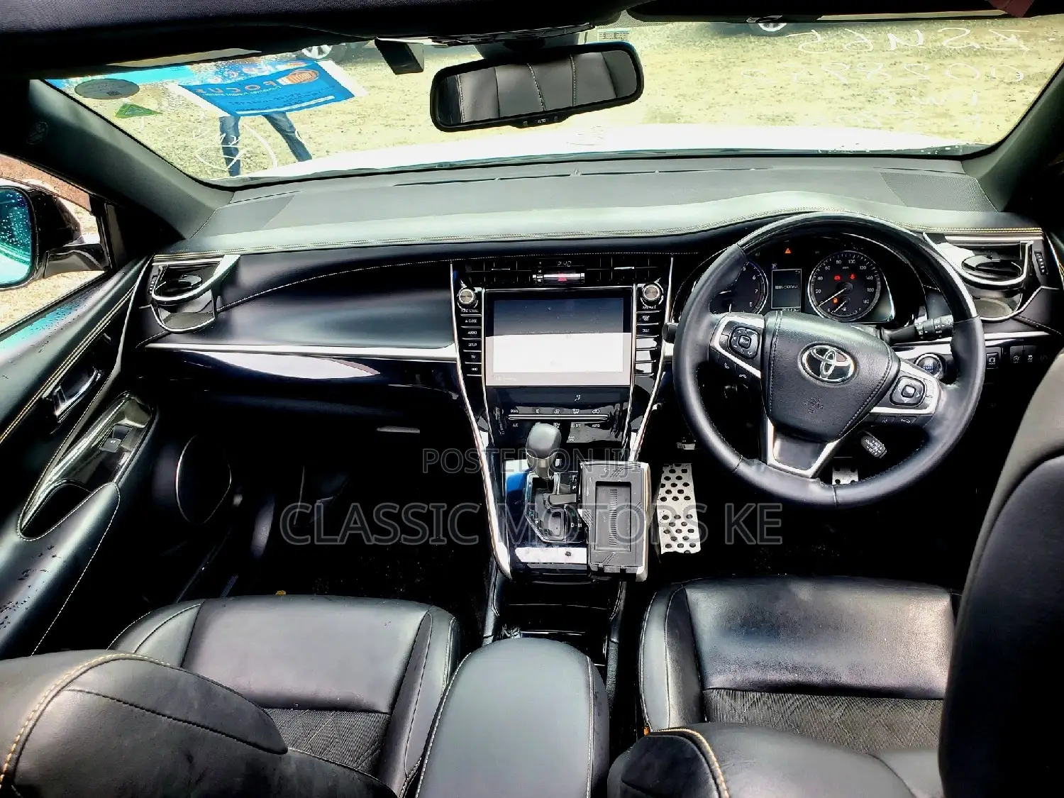 Toyota Harrier 2.0 2018 White