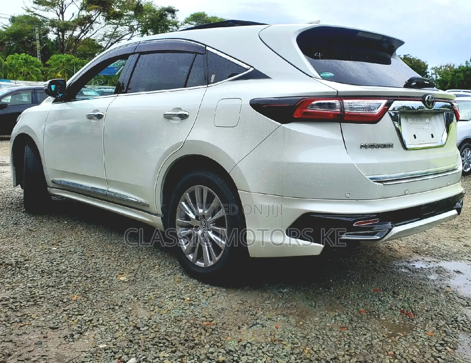 Toyota Harrier 2.0 2018 White