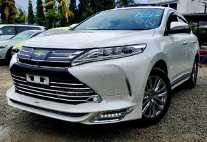 Toyota Harrier 2.0 2018 White