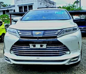 Toyota Harrier 2.0 2018 White