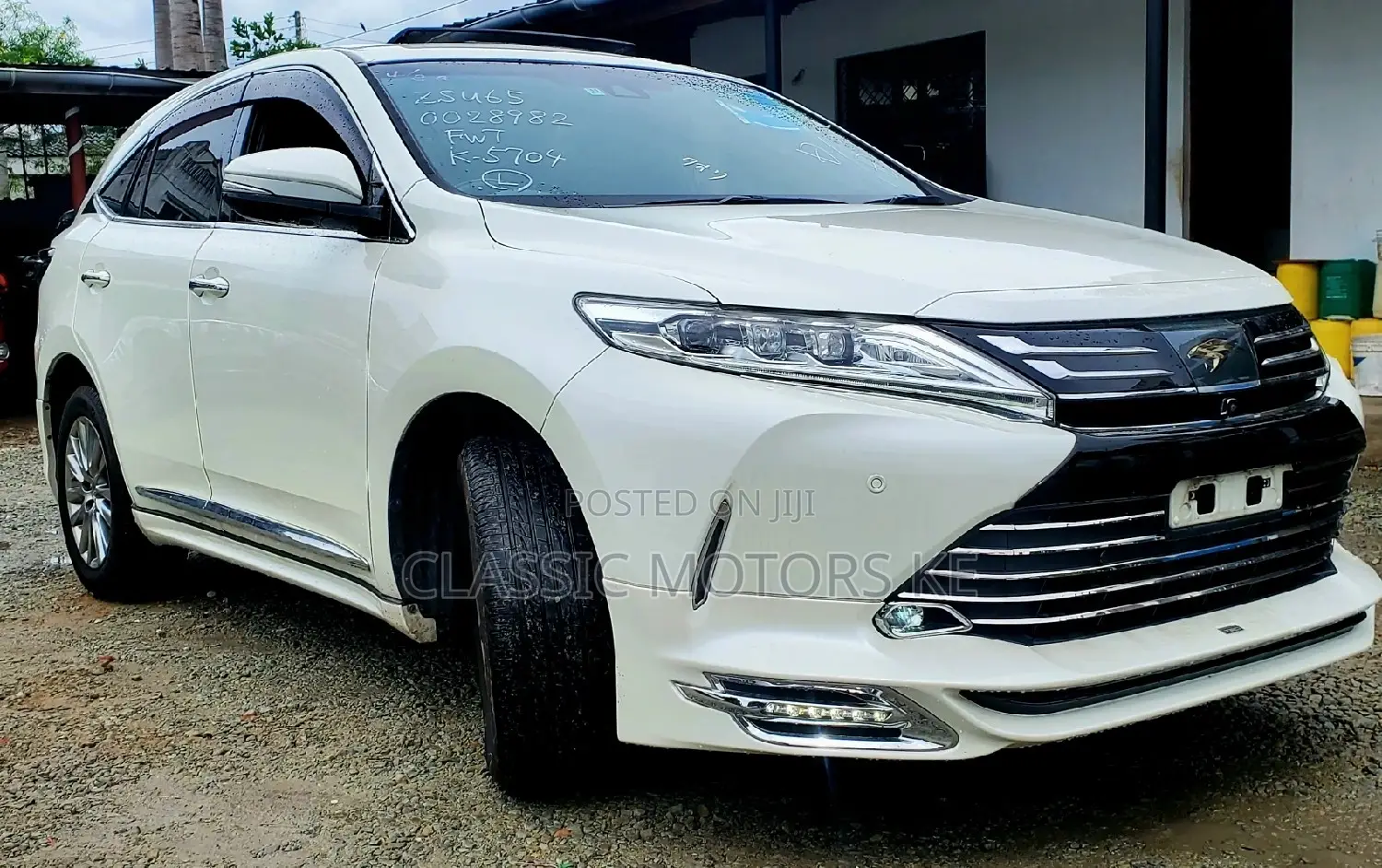 Toyota Harrier 2.0 2018 White
