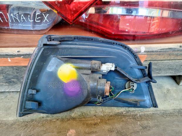 Indicator Light Toyota Regius Old Model - thumbnail 2