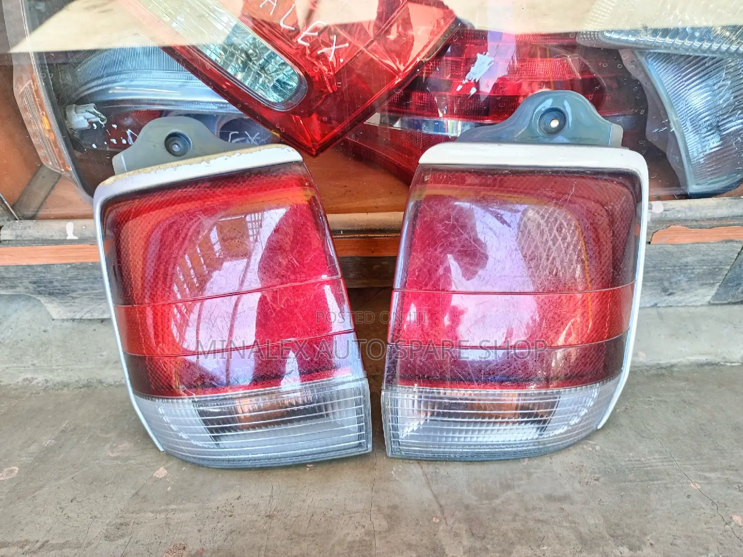 Body Backlights Toyota Regius Old Model