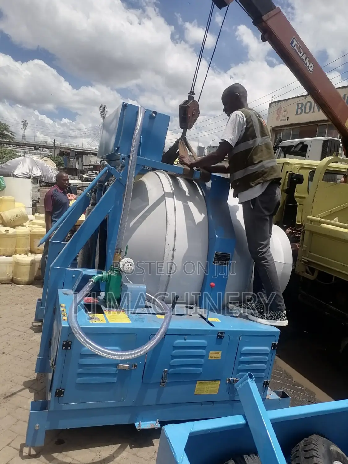 Self Loading Concrete Mixer 560litres Diesel With 10hp Engin