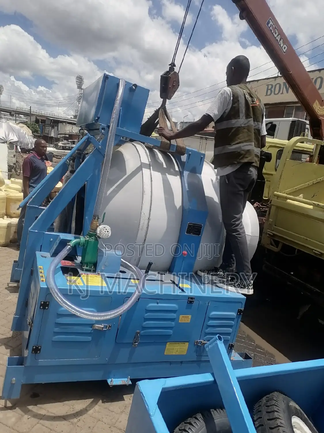 Self Loading Concrete Mixer 560litres Diesel With 10hp Engin