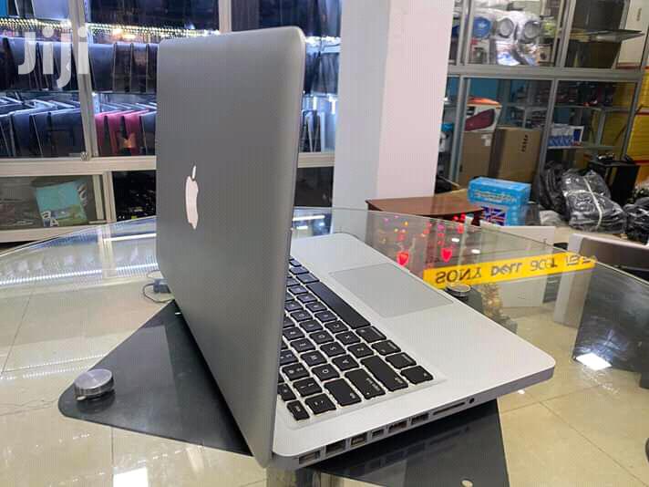 Laptop Apple MacBook Pro 4GB Intel Core I5 HDD 500GB