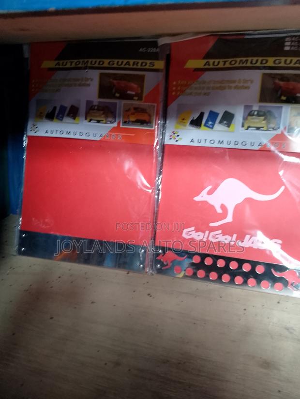 Universal Flat Kangaroo and Toyota Mudflaps - thumbnail 2