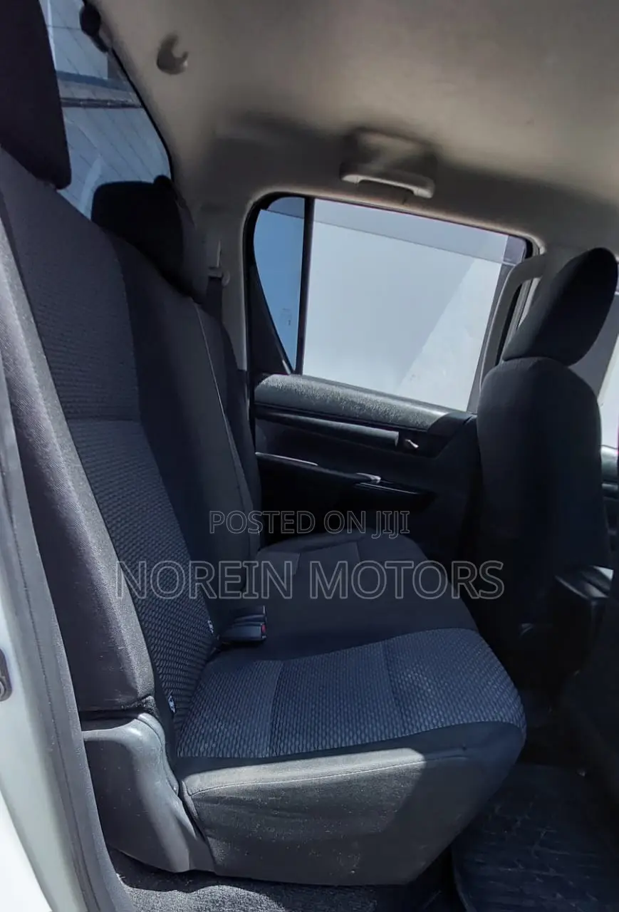 Toyota Hilux 2017 White
