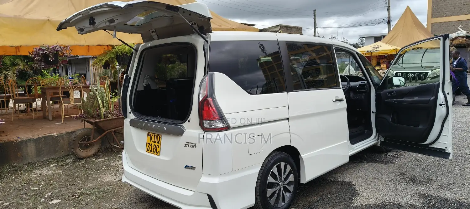 Nissan Serena 2017 Pearl