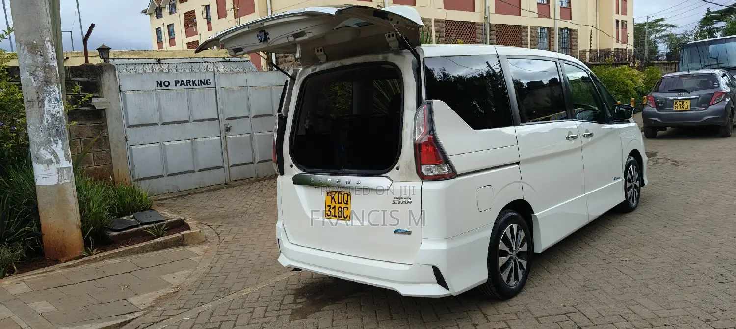 Nissan Serena 2017 Pearl