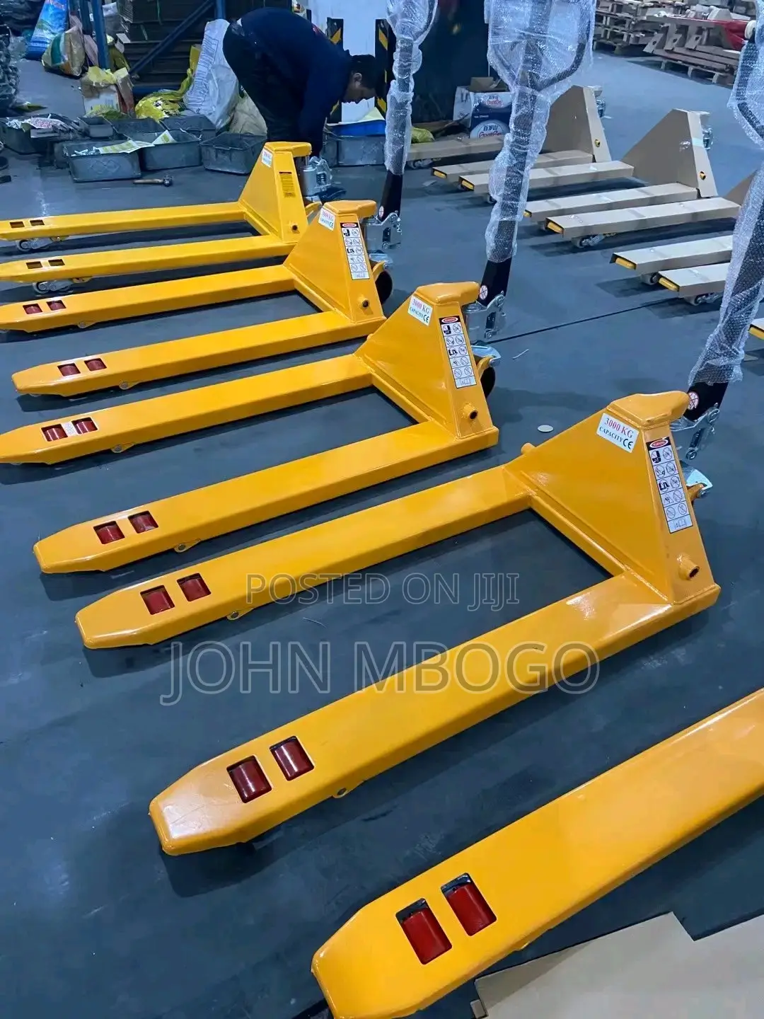 Hydraulic Pallet Truck .