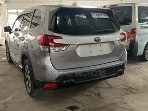 Subaru Forester Base AWD 2019 Silver