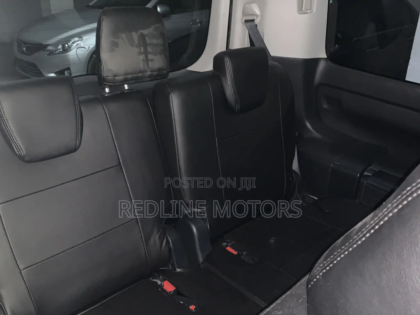 Toyota Noah 2.0 AWD (8 Seater) 2016 Black