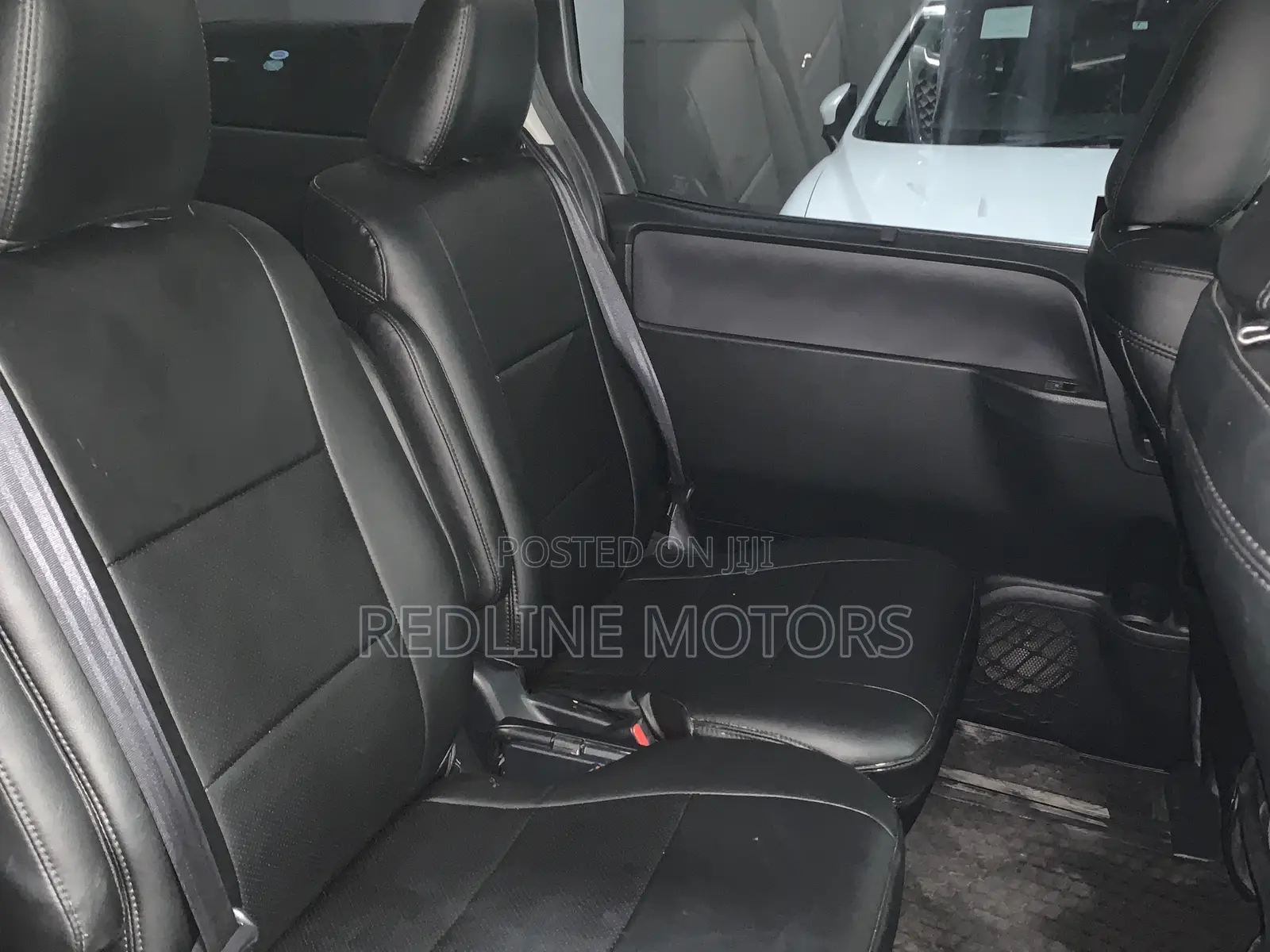 Toyota Noah 2.0 AWD (8 Seater) 2016 Black