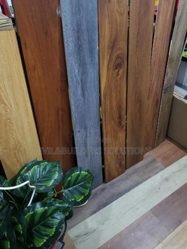 Laminates Wood Interlocking Tiles - main view