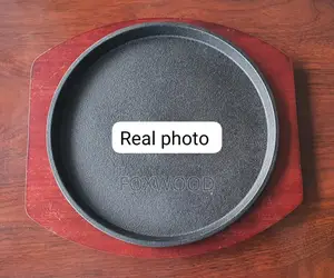 *Cast Iron Hot Sizzling Plate on Wooden Tray